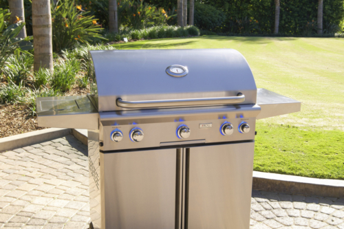 AOG_36PCL_36 L-Series Portable Grill, Lifestyle 1 (2018)